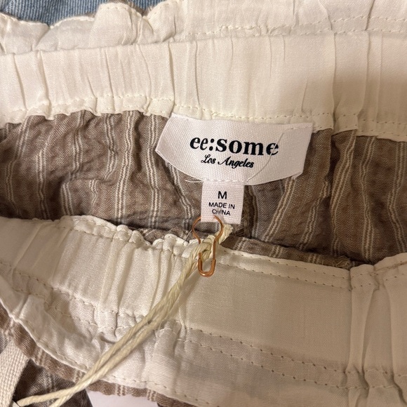 Eesome Beige Striped Pants with Drawstring joggers. Size medium. NWT - Picture 7 of 7